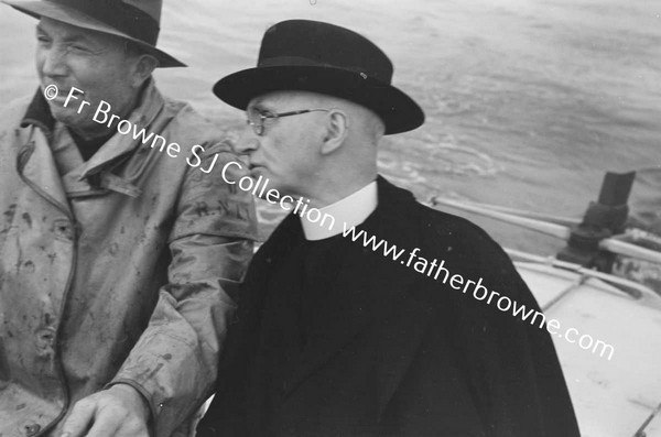 BOATS AND BOATMEN WITH LIFEBOAT TO INNISHMAAN CASHLA BAY  FR KILLEAN PP AND FR KEANE S.J.